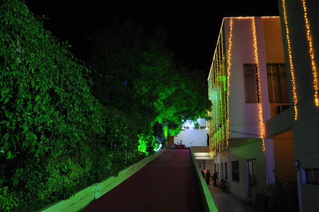 Hotel Maruti Mandapam Jabalpur Eksteriør bilde